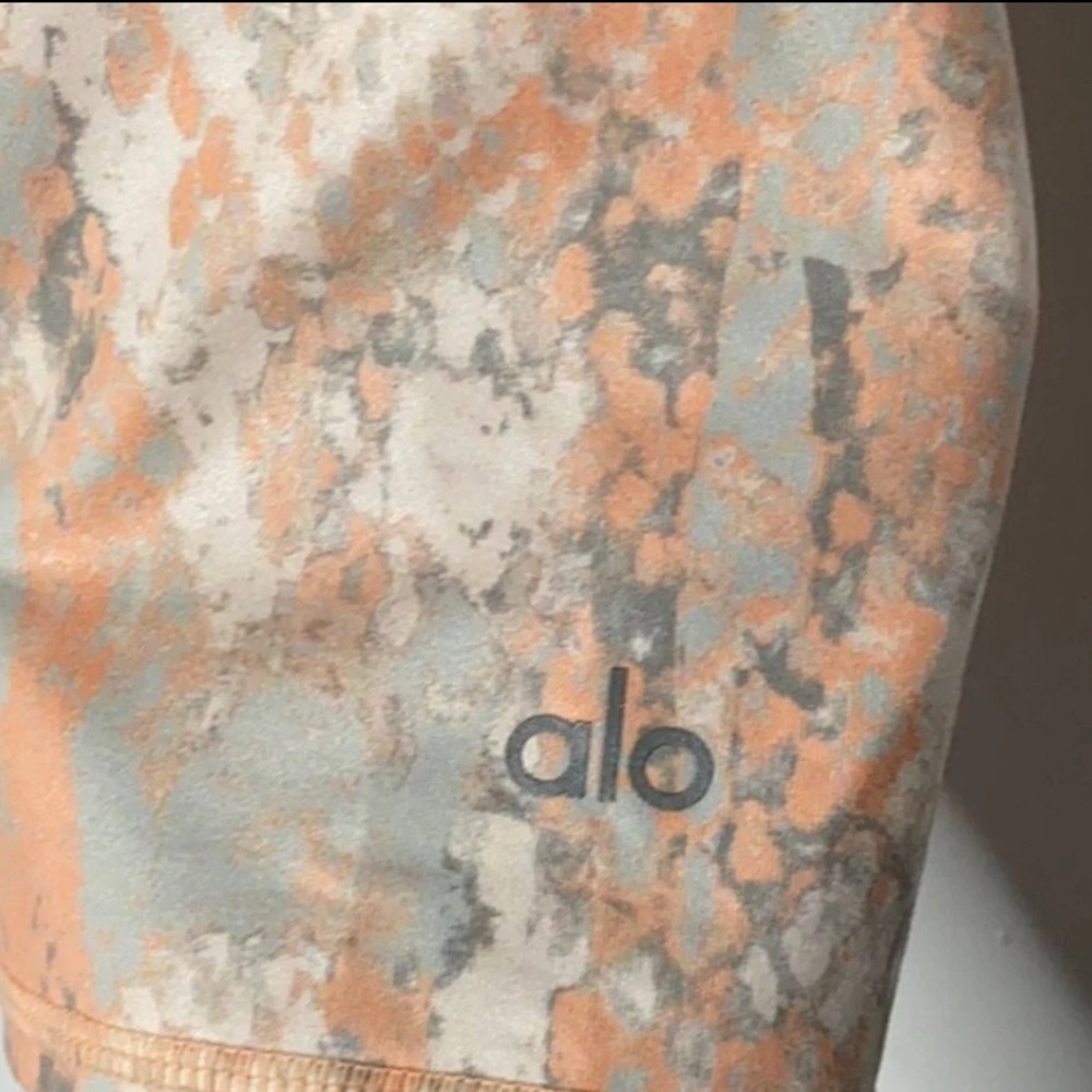 Alo Peach Airbrushed Python Performance Capris - image 7